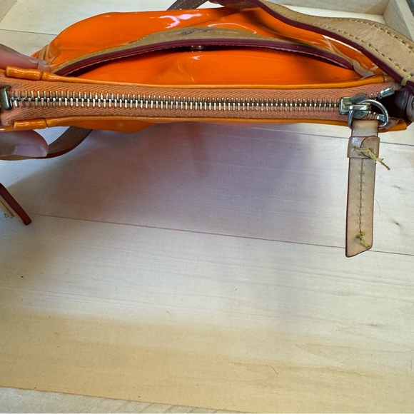 Dooney & Bourke Red Crossbody Orange Patent Leather Bag - Picture 5 of 16